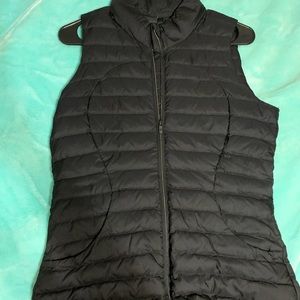 Black lululemon pack it down vest.